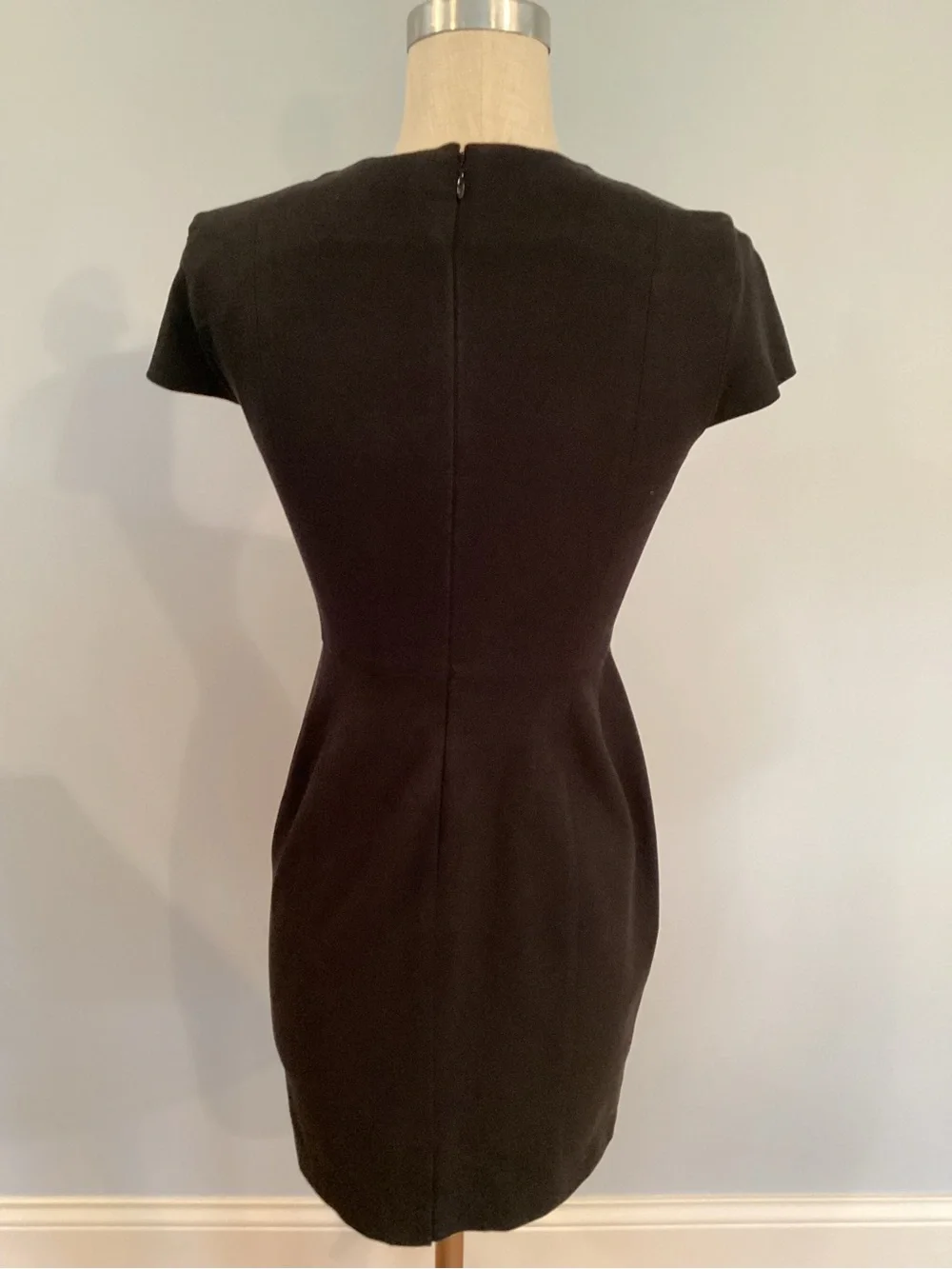 Banana Republic Black Sheath Dress with Sweetheart Neck and Cap Sleeves Size 2P
